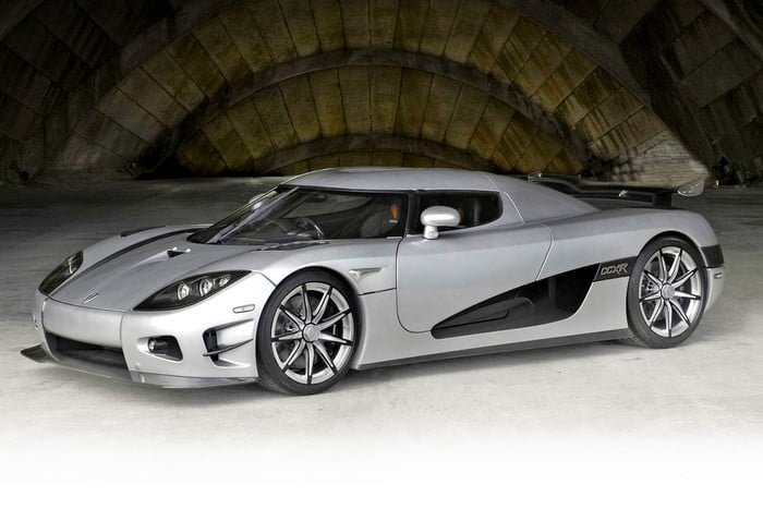 4-8-million-koenigsegg-ccxr-trevita-700x467-c.jpg