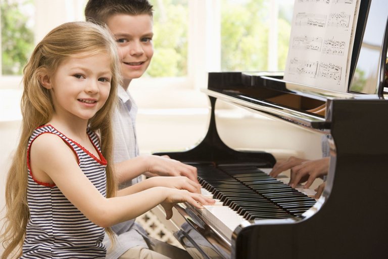 Piano-lessons-for-kids.jpg