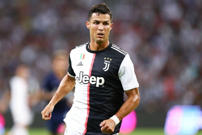 cristianoronaldo-779e6436d5e091b2b044e1d6b68cb97a-1200x800.jpg