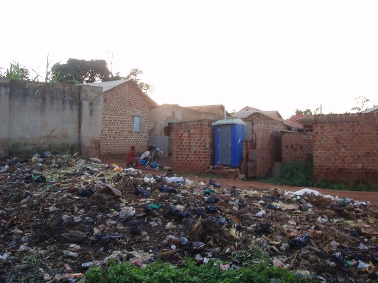 Trash_in_kampala-800x600.jpg