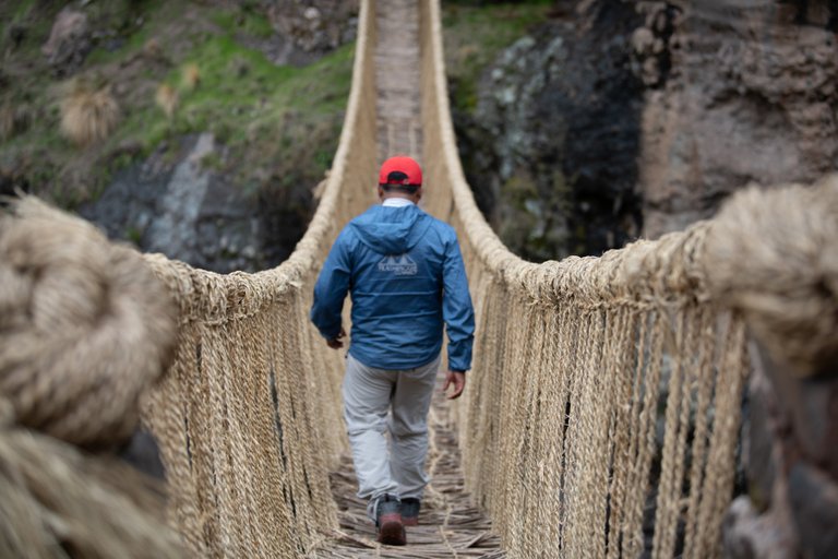 2019MikeBryantPhotography-Peru-Bridge-4.jpg