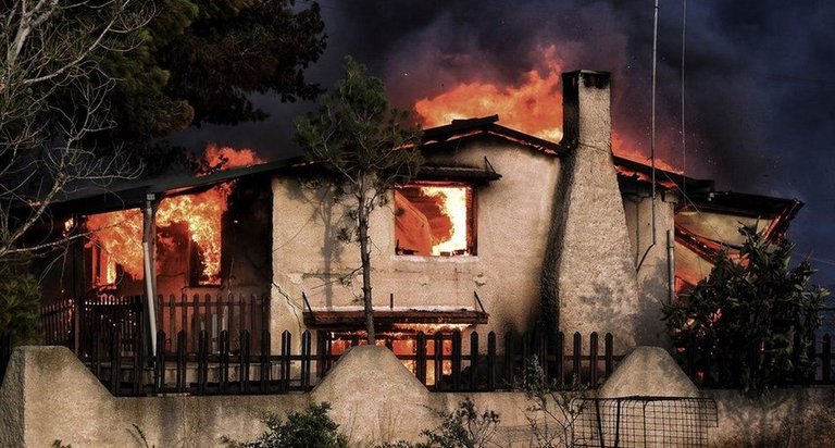 California blaze leaves two dead.jpg