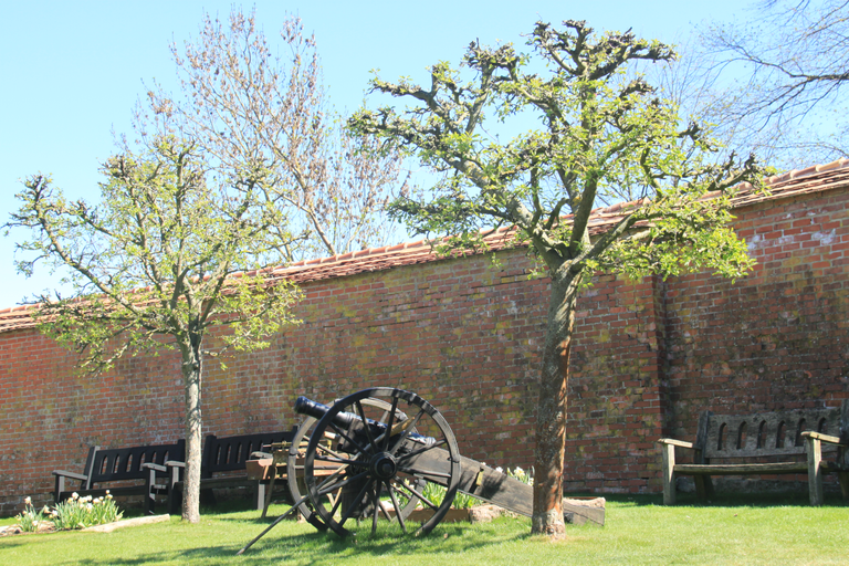 historische Kanone in der Bischofsburg
