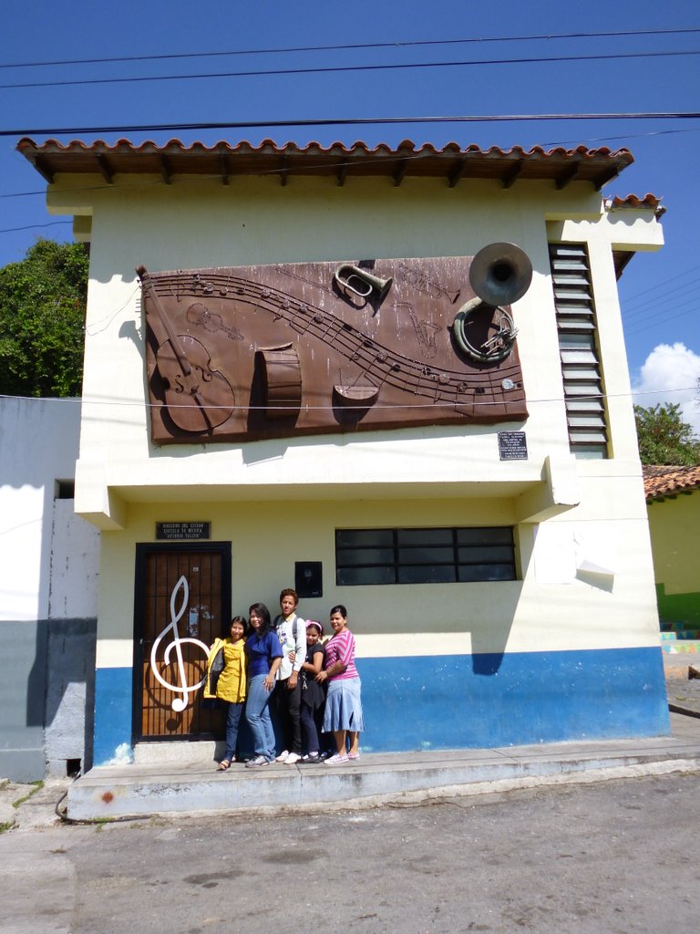 ESCUELA DE MUSICA ANTONIO VALERO.JPG