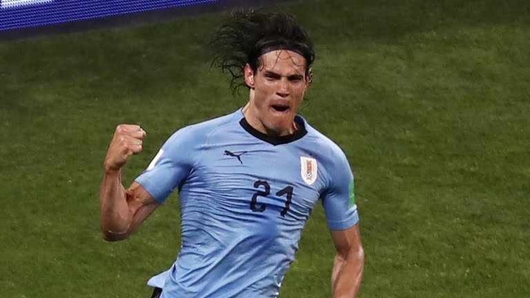 Edinson Cavani Héroe.jpg