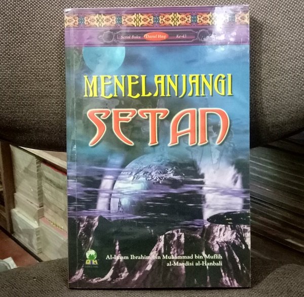 menelanjangi_setan.jpg