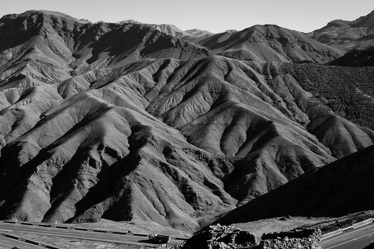 to the desert 30 best mountains bw 1.jpg