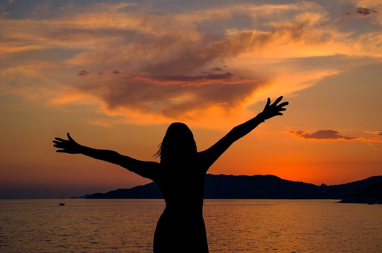 Silhouette-Sky-Landscape-Clouds-Dusk-Woman-Sunset-3511917.jpg