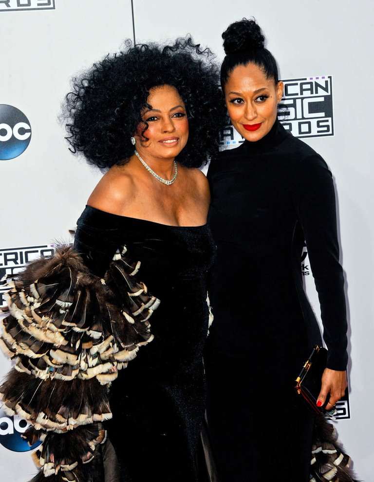 06-moms-tracee-ellis-ross.nocrop.w710.h2147483647.2x (1).jpg