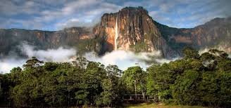 salto angel al fondo venezuela.jpg