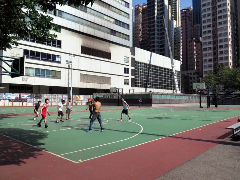 Southorn_Playground_Basketball_Court_201504.jpg