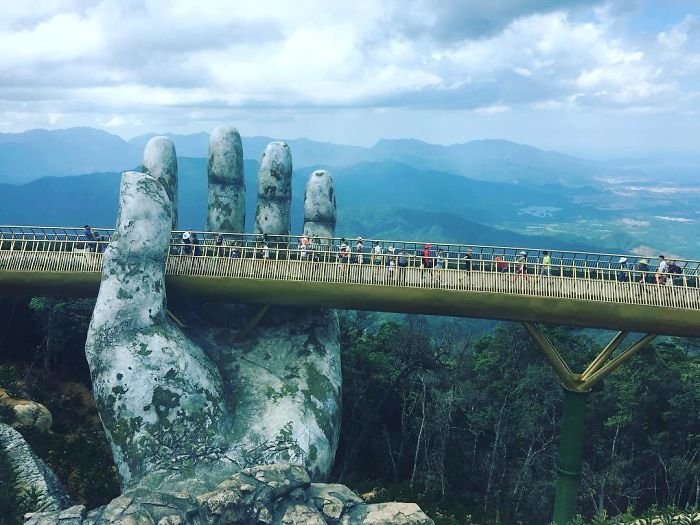 breathtaking-see-the-golden-bridge-in-vietnam-that-the-whole-world-is-talking-about-photos-4.jpg