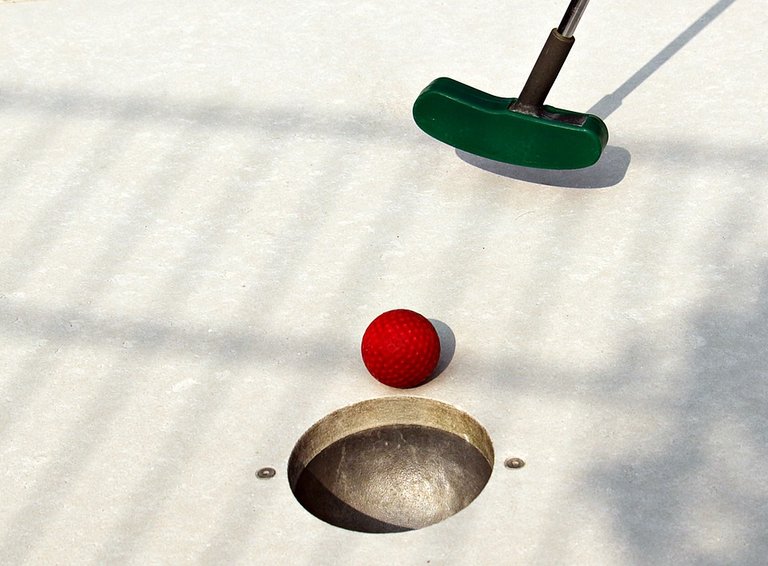 miniature-golf-2254576_960_720.jpg