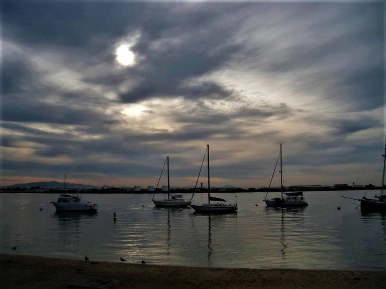 boats_anchored1.jpg