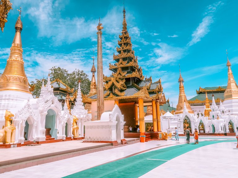 shwedagon pagoda yangon myanmar5.jpg