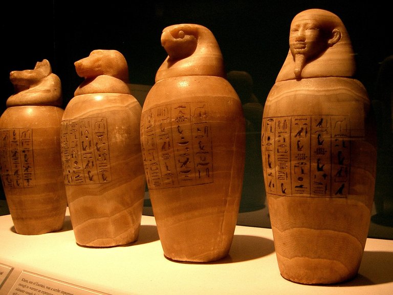 canopic-jars-765073_1280.jpg