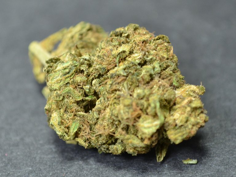 tweedle-farms-remedy-cbd-flower-01-closeup.jpg