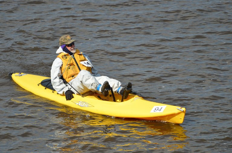 kayak-282330_1920.jpg