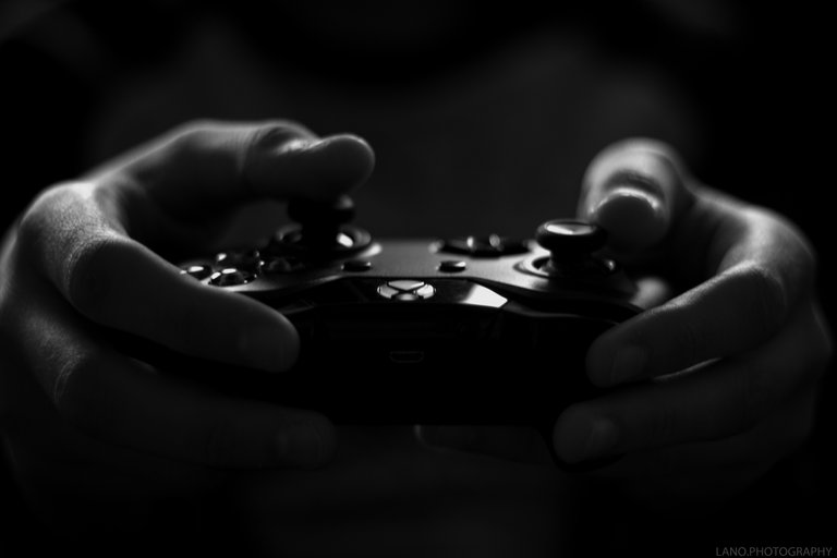 art-black-and-white-controller-194511.jpg