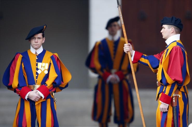 swiss-guard-vatican.jpg