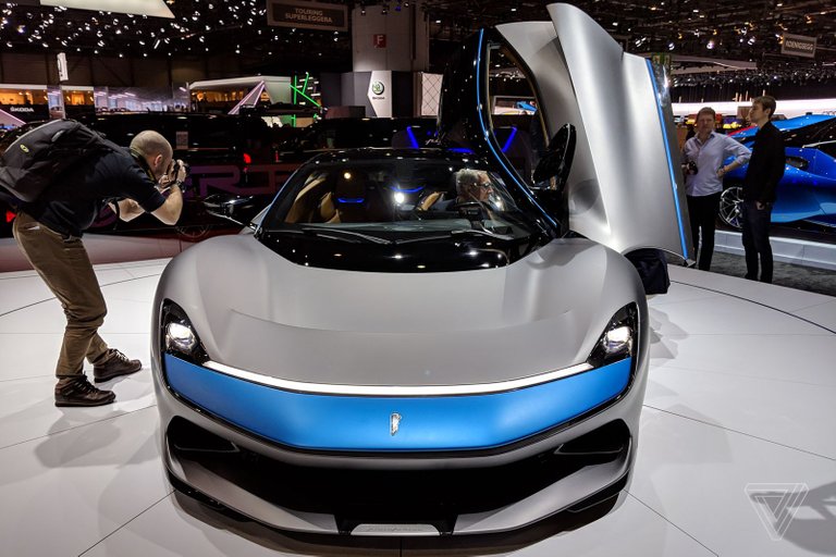 pininfarina_battista_geneva19_vladsavov23.jpg