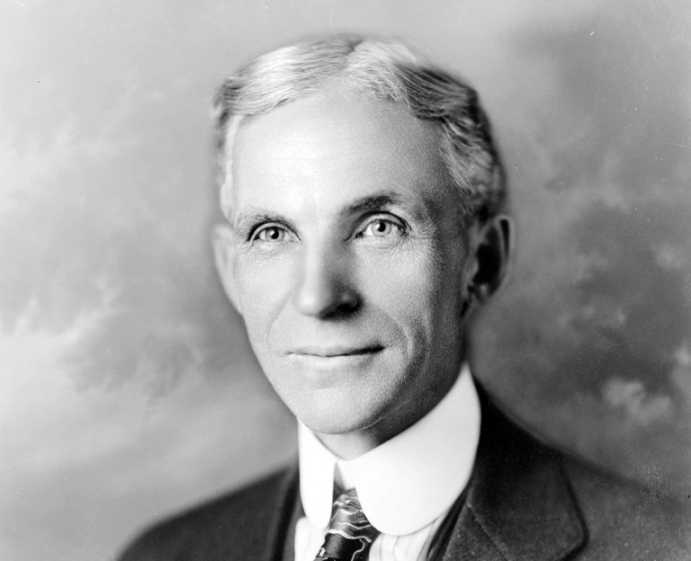 Henry_ford_1919.jpg