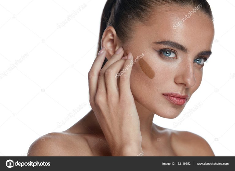 depositphotos_152119352-stock-photo-facial-care-sexy-woman-applying.jpg