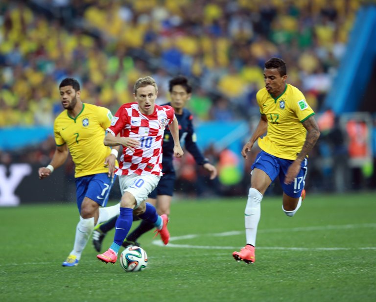 Brazil_and_Croatia_match_at_the_FIFA_World_Cup_2014-06-12_(46).jpg
