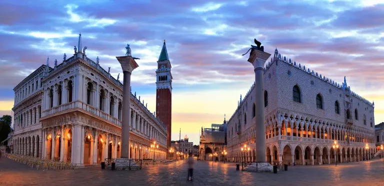 italy--veneto--venice--st-marks-square--panoramic-view-of-doges-palace-821407158-598263f5396e5a0011cad5ff.jpg