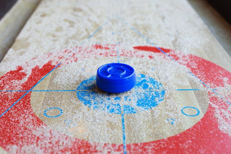 shuffleboard-with-wax-dusting.jpg