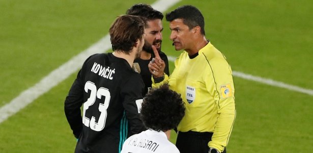 sandro-meira-ricci-anula-gol-do-real-madrid-apos-auxilio-do-arbitro-de-video-1513186860051_615x300.jpg