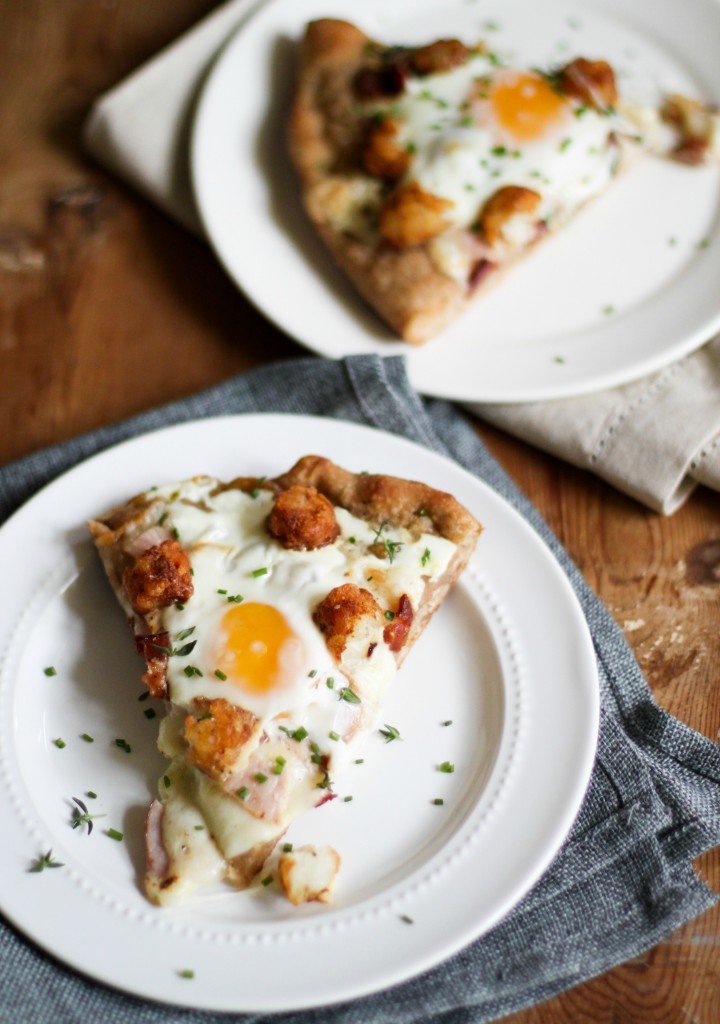 TheChic_slice-of-Breakfast-Pizza-720x1024.jpg