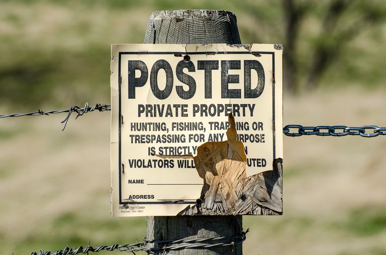 private-property-sign-posted-1110485.jpg