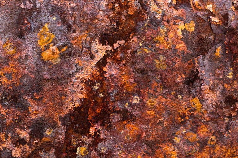 640px-Rust_on_iron_Fotor.jpg