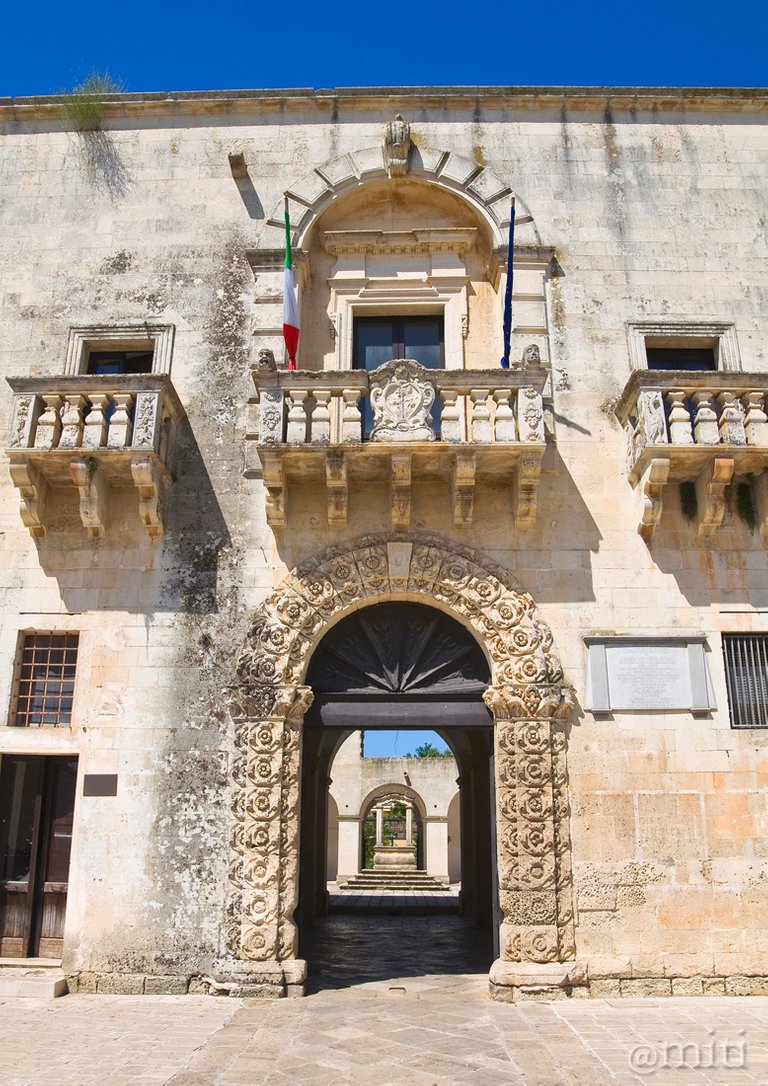 sternatia palazzo comunale.jpg