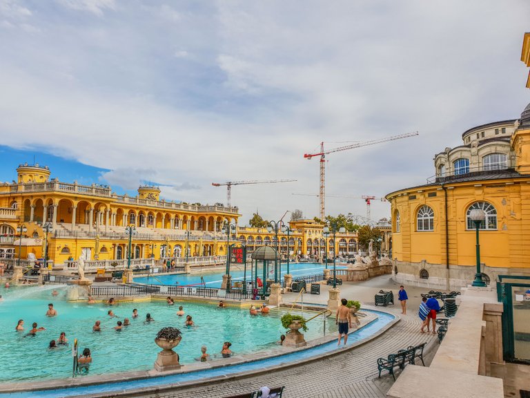 most_beautiful_thermal_bath_budapest (10).jpg