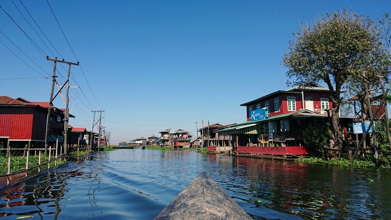 Inle Lake 4.jpg