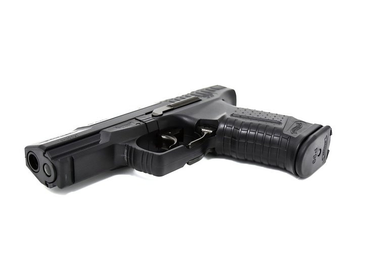 pistol-3000451_960_720.jpg