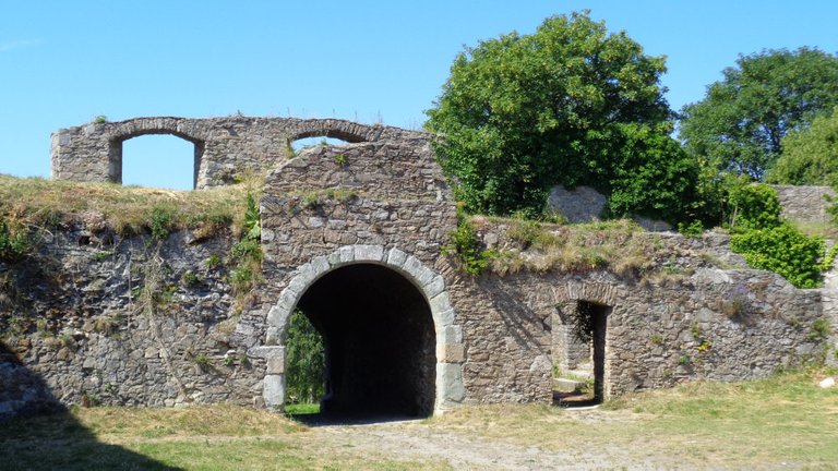 twiel_ruine_07.jpg