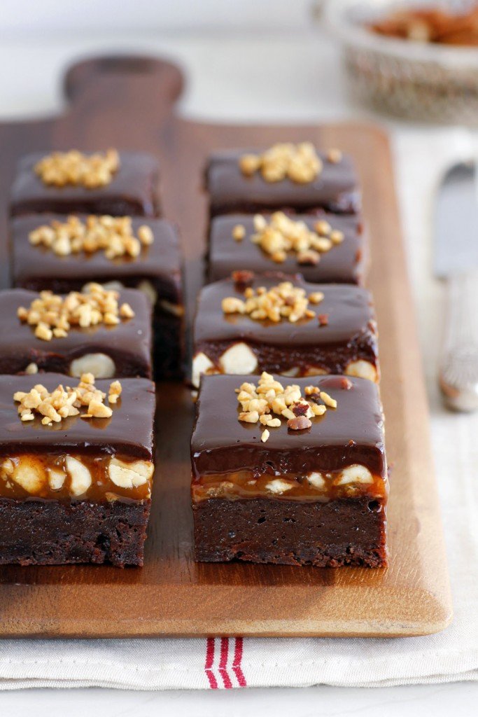 Brownie-aux-noisettes-et-caramel-beurre-salé2-683x1024.jpg