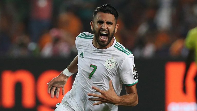 mahrez-cropped_1m5l5gpiv7yt81h121tc99wcze.jpg