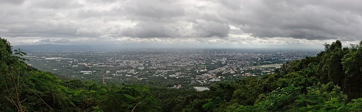 Chiang_Mai_Panorama_from_Doi_Suthep_Lookout_(2014-08-08).jpg