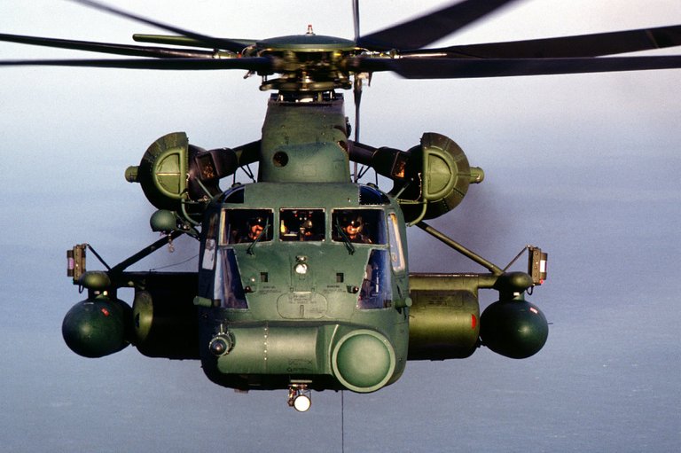 helicopter-597928_1920.jpg