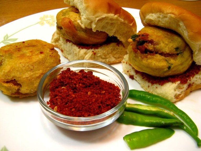 vadapav.jpg