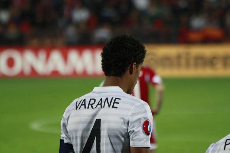 Raphael_Varane_-_France_v_Armenia_(2).jpg