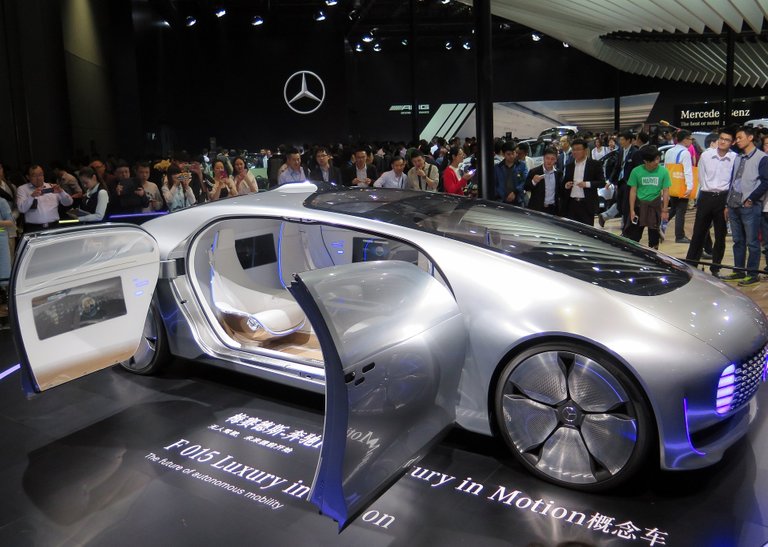 Mercede Benz F 015.jpg