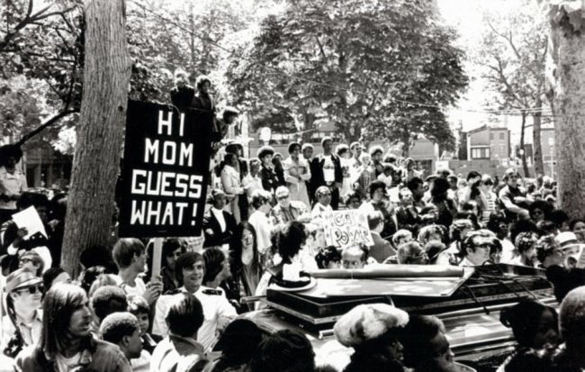 primera marcha gay 1972 filadelfia.jpg