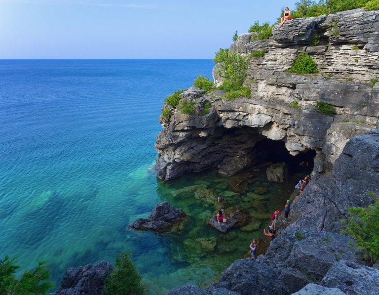 P8200045-overlooking-the-grotto-bruce-peninsula-afternoon.jpg