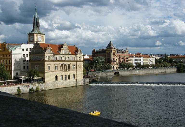 Charles Bridge.jpg