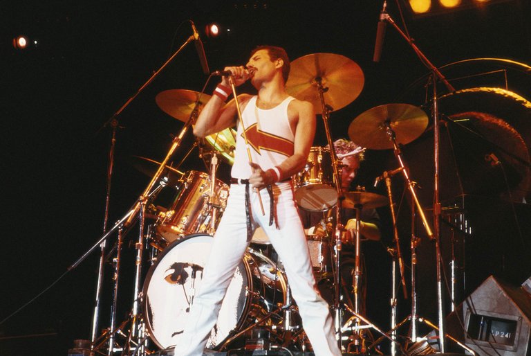 freddie-mercury.jpg